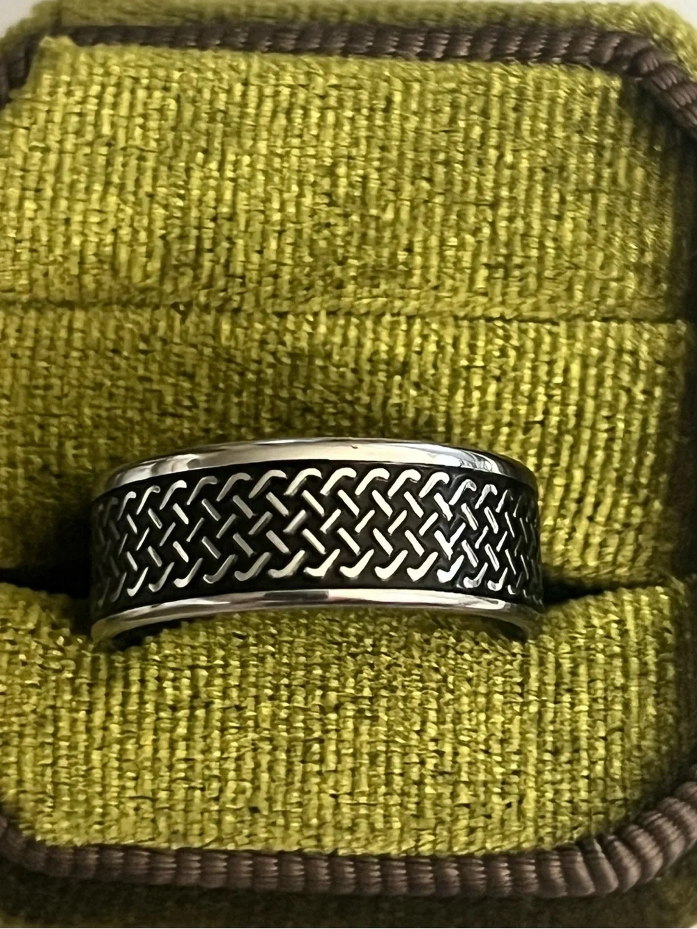 Titanium Steel Silver w/ Celtic Design Polished Finish 8mm Unisex Band Size 9
